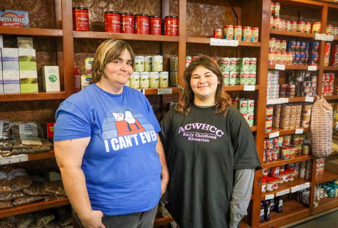Candy and her daughter Vicky at their local food pantry