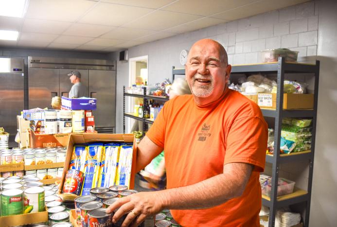 Carl volunteers