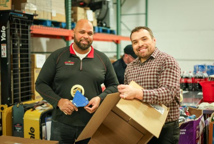 Giant Eagle staff volunteering